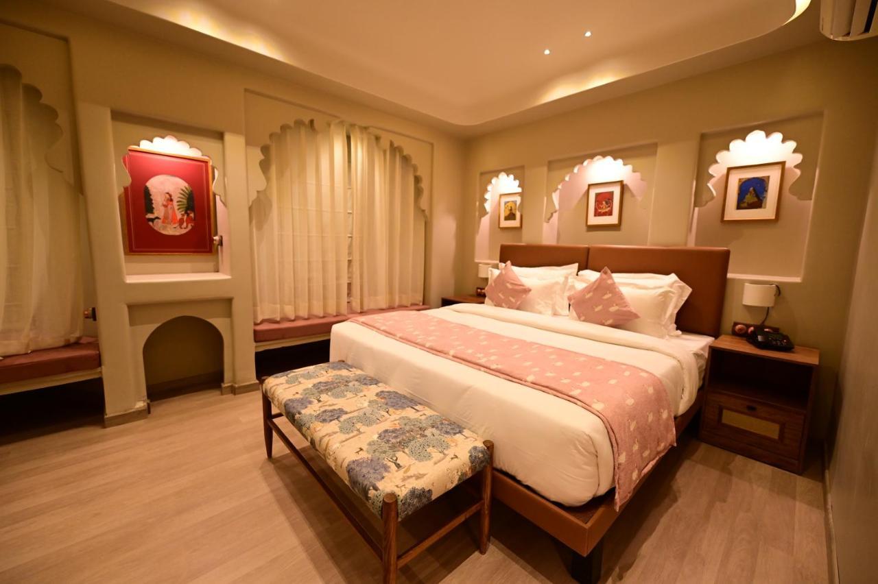 The Red Pier By Downtown Udaipur Hotel Exterior photo