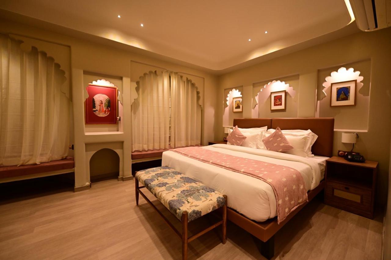 The Red Pier By Downtown Udaipur Hotel Exterior photo