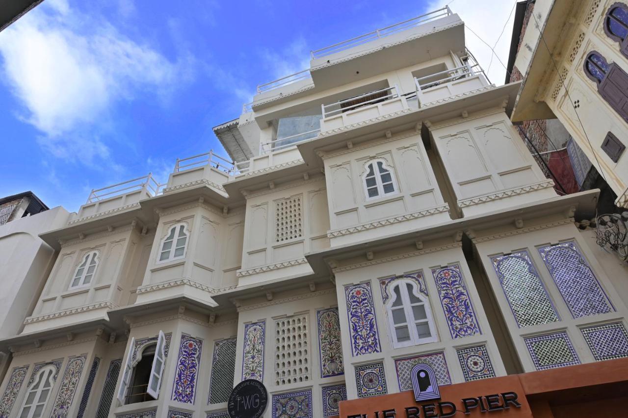 The Red Pier By Downtown Udaipur Hotel Exterior photo