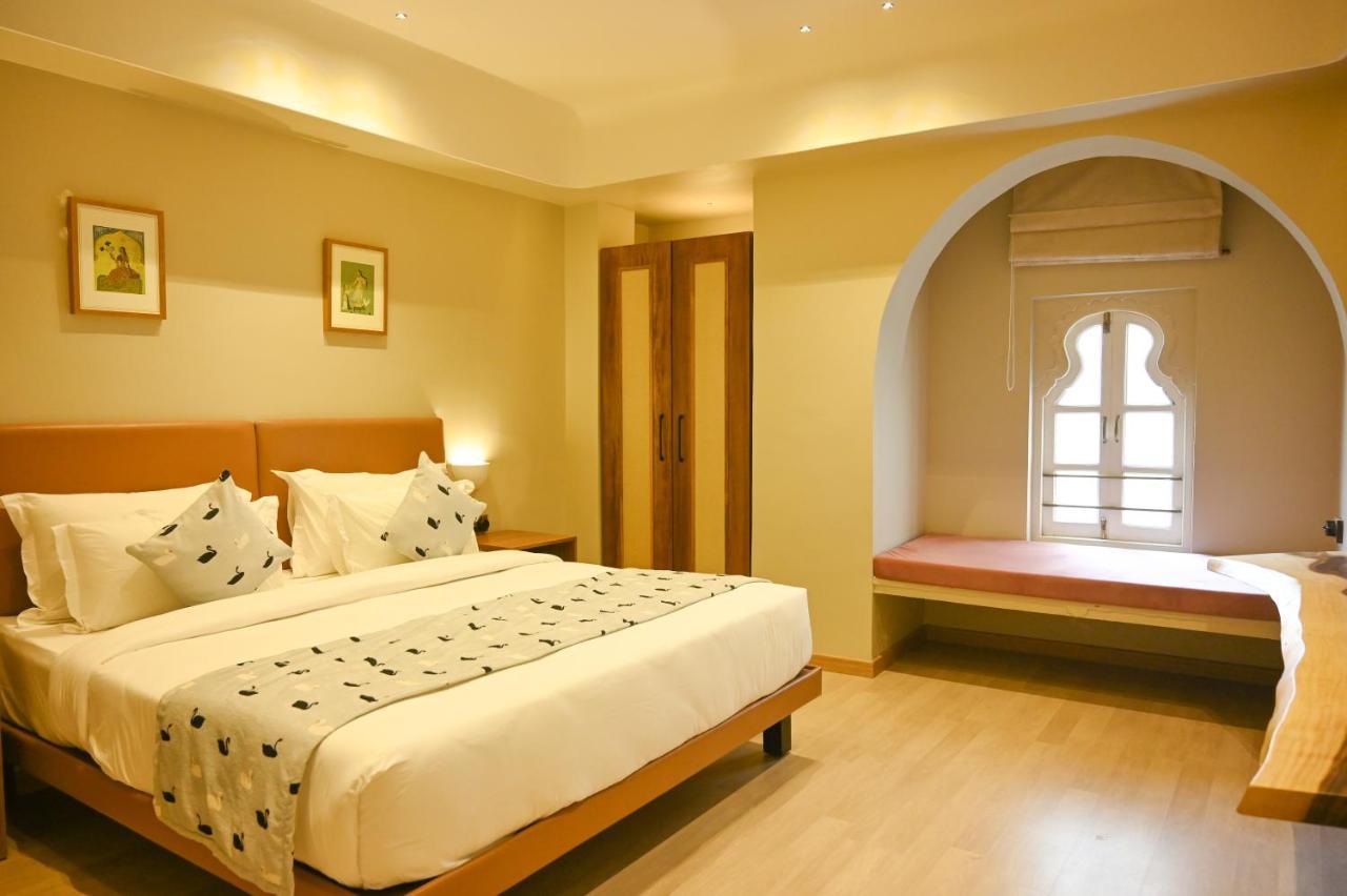 The Red Pier By Downtown Udaipur Hotel Exterior photo